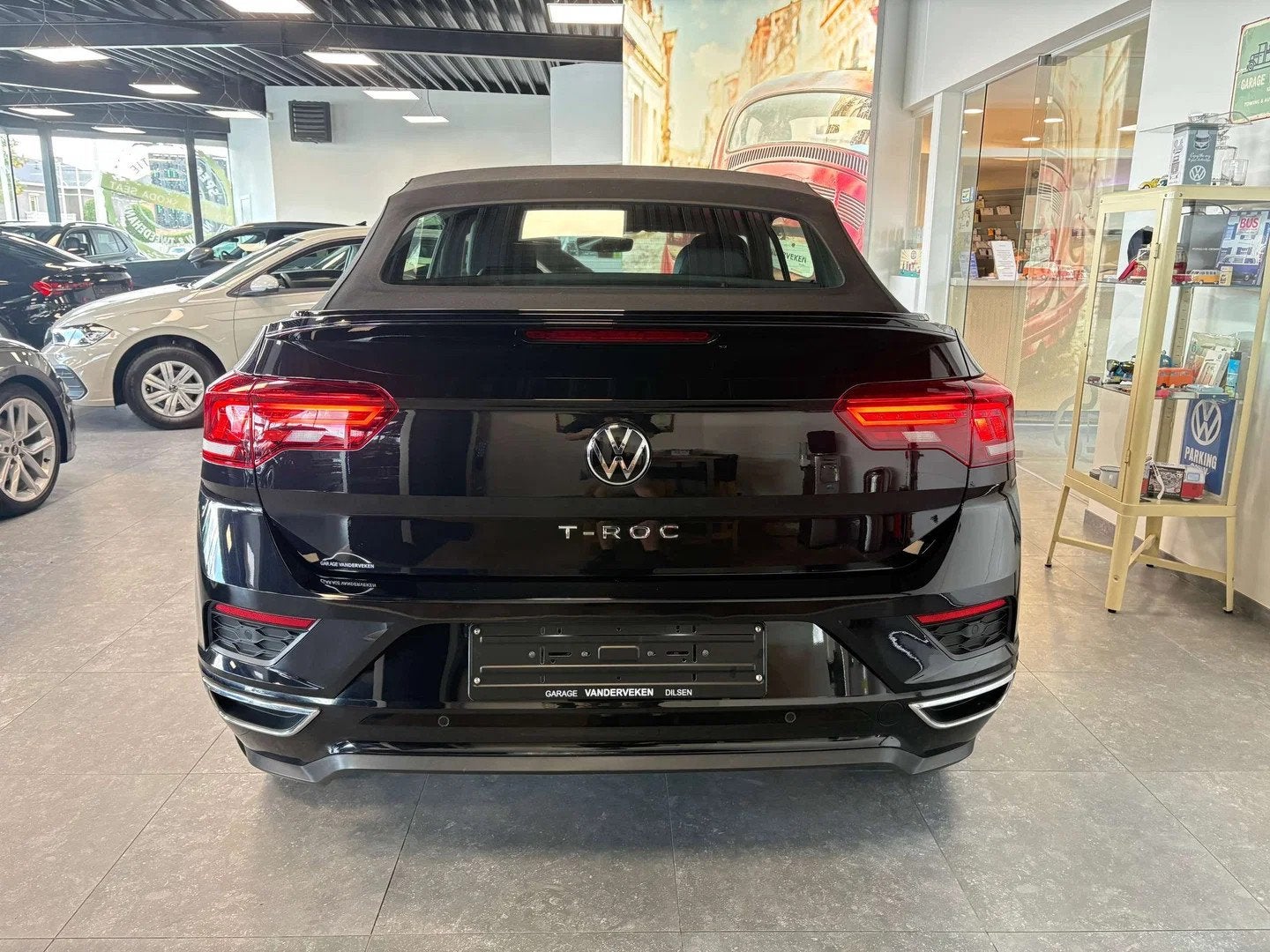 Volkswagen T-Roc T-Roc Cabriolet 1.5 TSI R-Line OPF DSG, Auto's, Automaat, 4 zetels, https://public.car-pass.be/vhr/6a31bd5d-cc29-44c7-a55a-b1ac6333518d