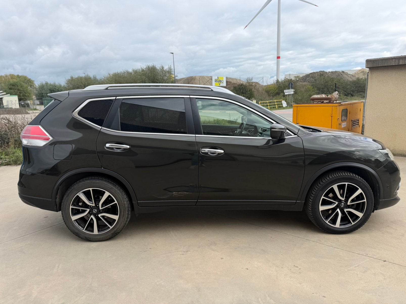 Nissan X-Trail 7 plaats benzine 1.6, Auto's, 1618 cc, 4 cilinders, 7 zetels, Handgeschakeld