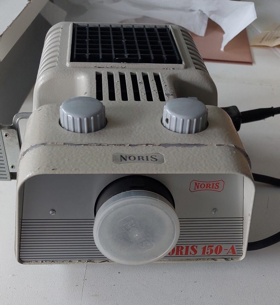Noris 150-A diaprojector, Audio, Tv en Foto, Diaprojectoren, Ophalen