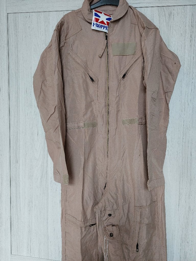 Salopette de pilote F-16 beige ou verte T.40 large, Collections, Enlèvement ou Envoi, Armée de l'air, Vêtements ou Chaussures