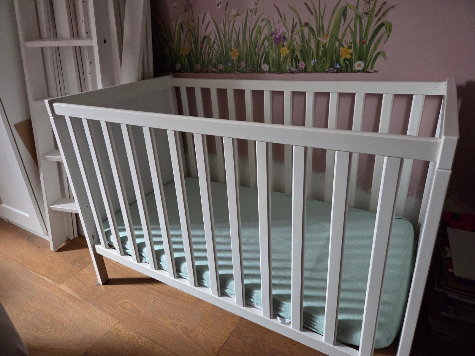 Babybed + matras/hoeslaken- DRINGEND WEG, Enlèvement