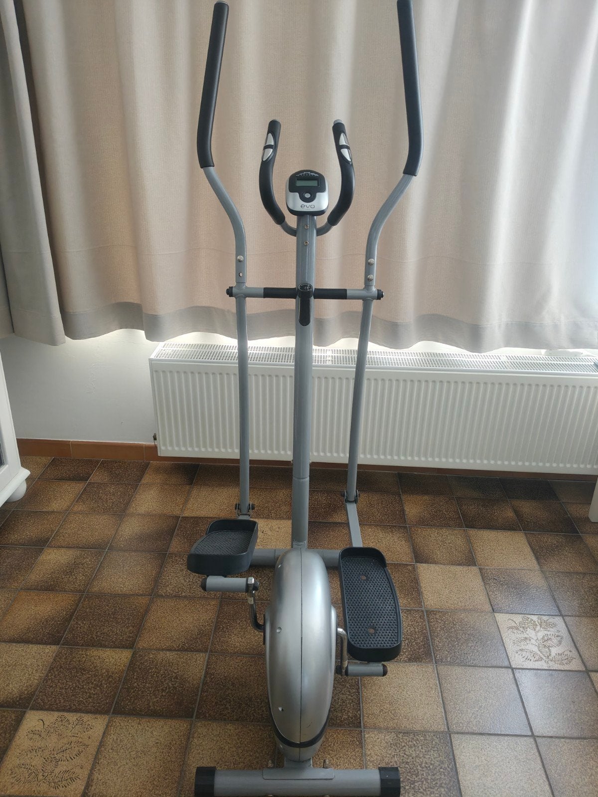 Elliptische trainer EVO — Zeer goede staat — LCD-scherm, Sport en Fitness, Fitnessapparatuur, Crosstrainer, Ophalen