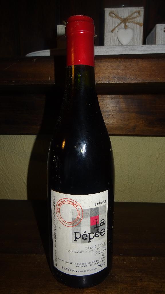 Arbois la pépée les bottes rouges 2018, Enlèvement ou Envoi, Pleine, Comme neuf, Vin rouge