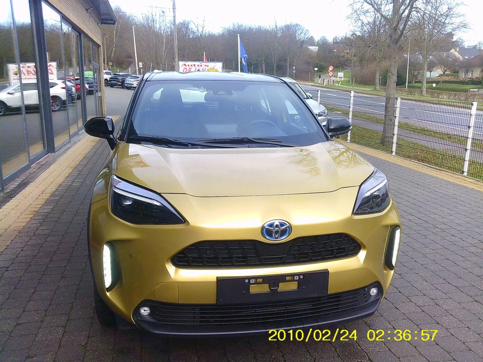 Toyota Yaris Cross dynamic 1500benzine hybrid (bj 2023), Auto's, Toyota, Automaat, Stof, Gebruikt, Adaptive Cruise Control