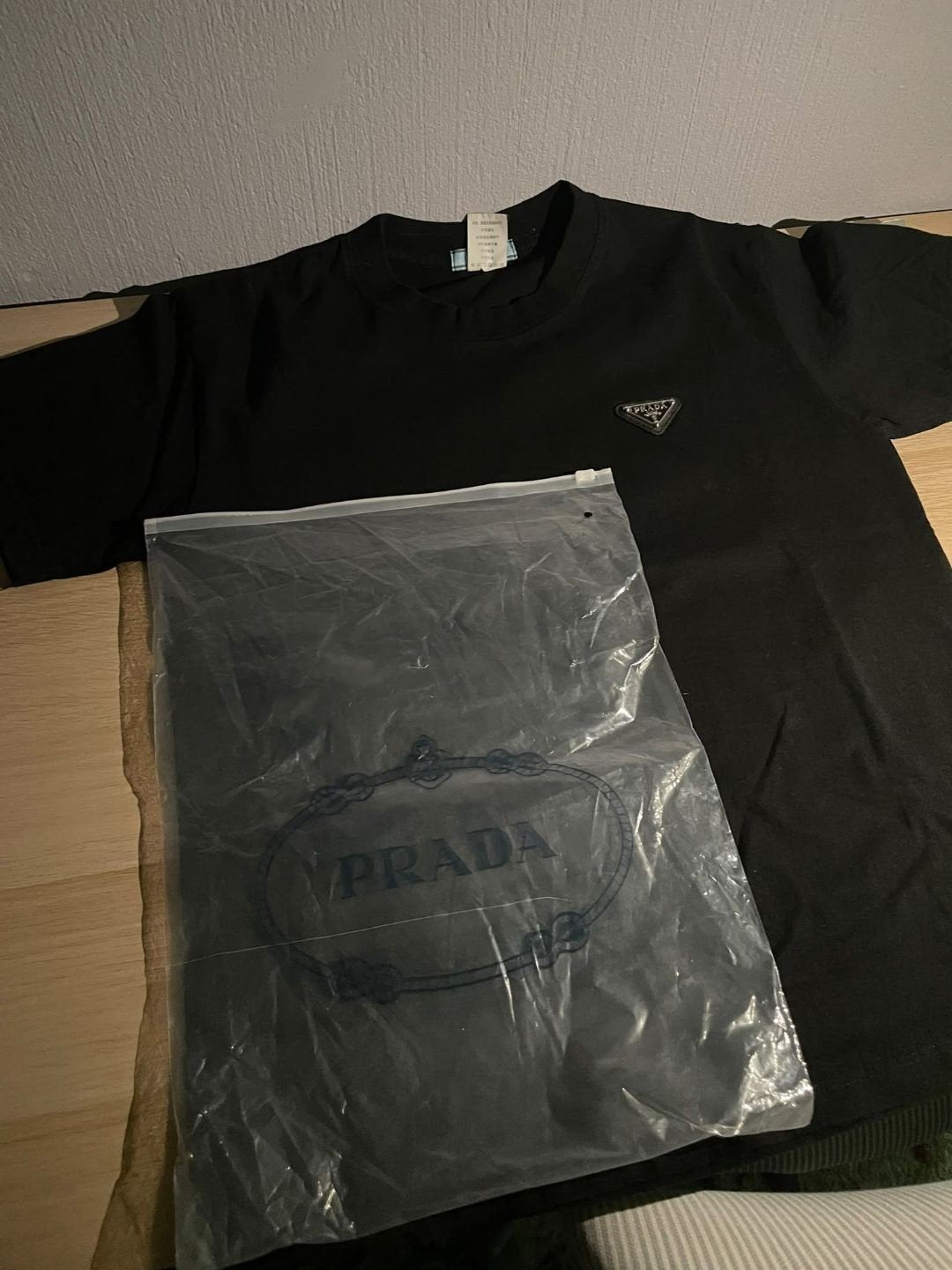 prada t-shirt, Kleding | Heren, T-shirts, Zwart, Ophalen of Verzenden, Zo goed als nieuw, Prada