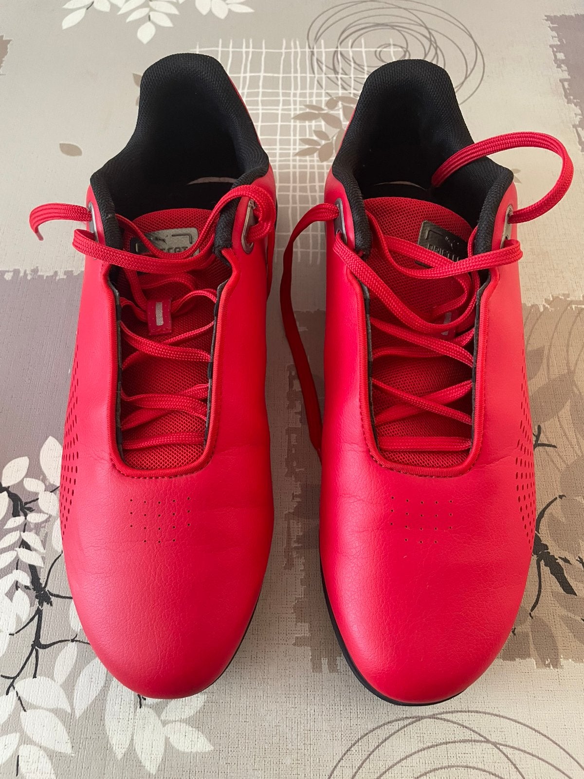 Chaussures de sport Ferrari, Sports & Fitness, Enlèvement, Comme neuf