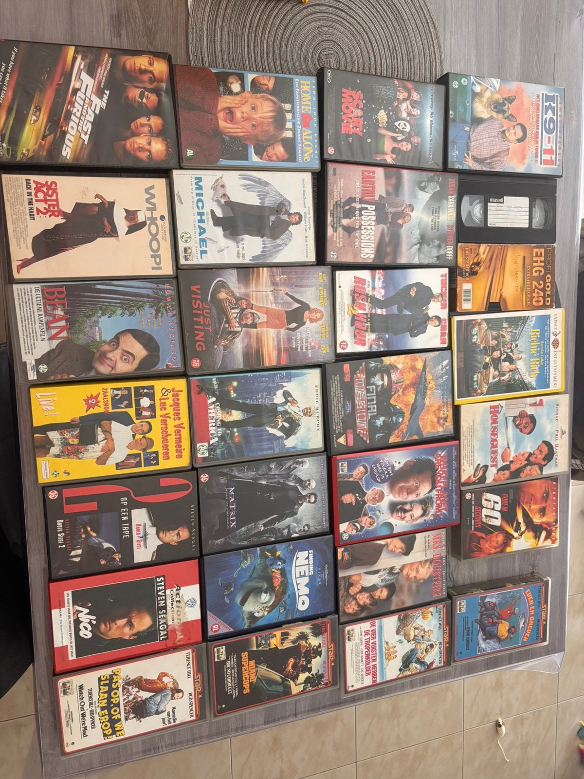 Lot van 28 videocassettes, Tous les âges, Enlèvement, Comme neuf, Autres types