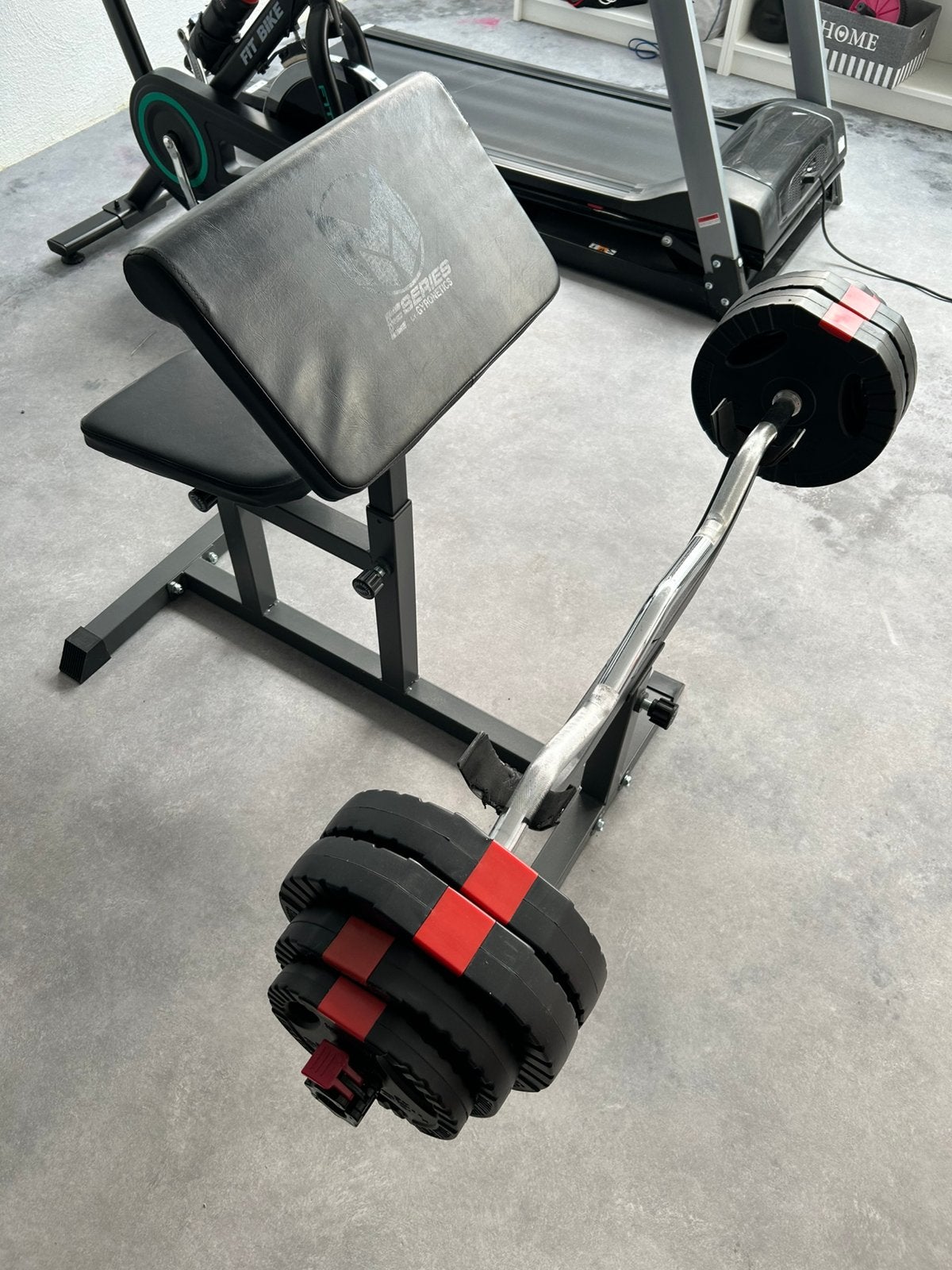 Bicepcurl bank ez baar + gewichten, Sport en Fitness, Ophalen, Zo goed als nieuw
