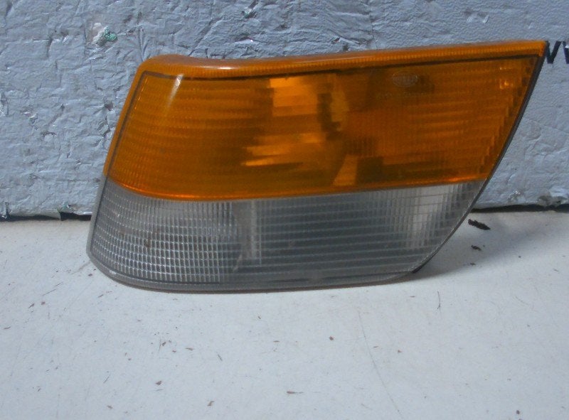 CLIGNOTANT GAUCHE Saab 900 I (01-1979/12-1994), Saab-de-info@saabgroup.com, Marienbergstraße  96
90411  Nürnberg, DE, Utilisé