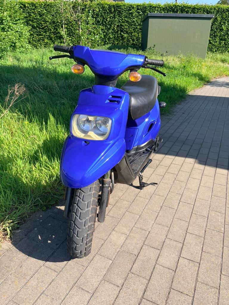 Mbk booster spirit nieuwmodel nieuwstaat amper 2300km !, Fietsen en Brommers, Ophalen, Overige modellen, Nieuw, Klasse A (25 km/u)