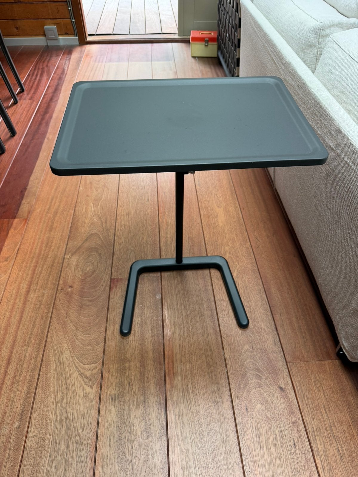 Design bijzet tafeltje Vitra, Ophalen, Zo goed als nieuw