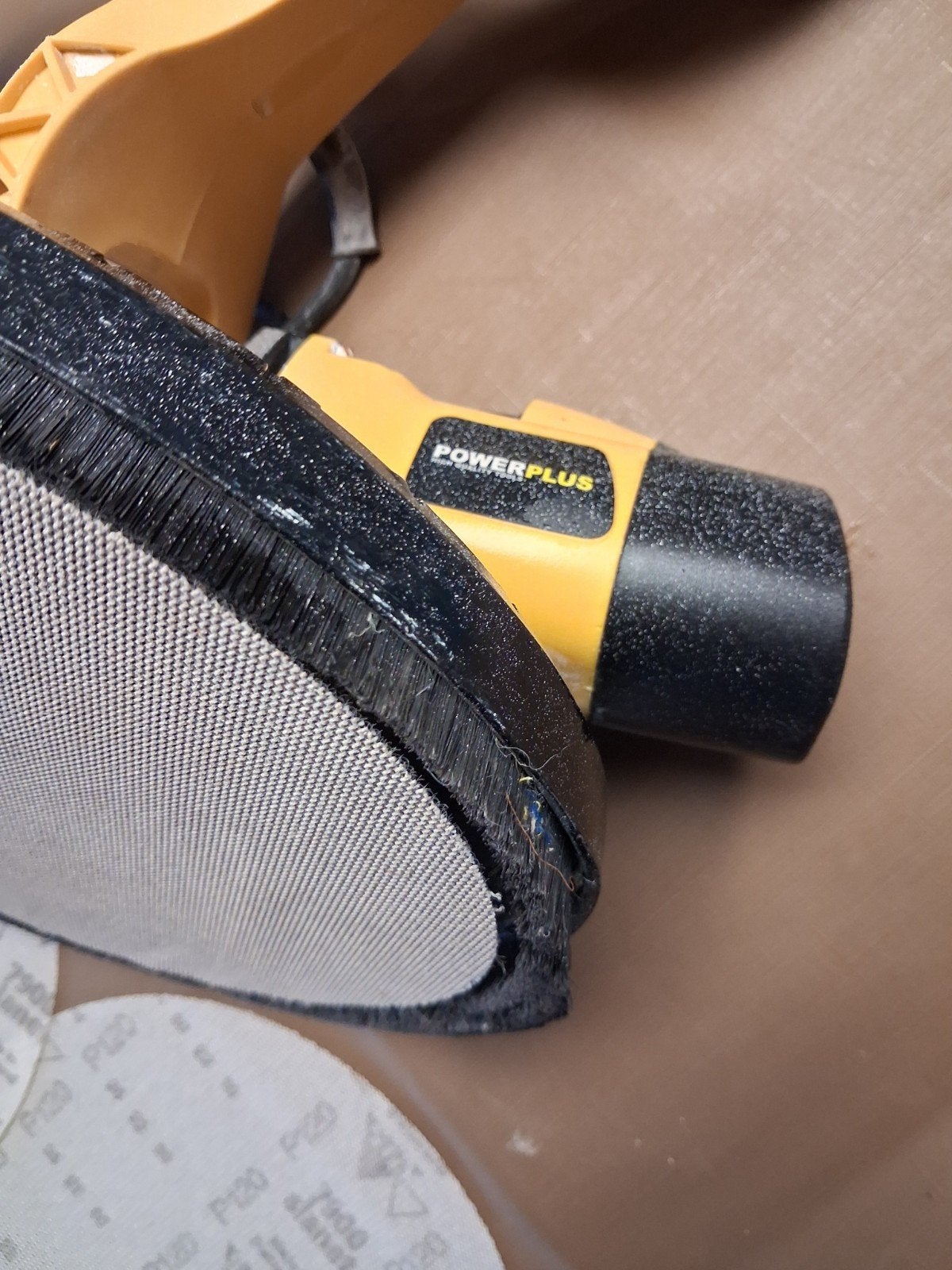 wand en plafond schuurmacheine POWERPLUS, Doe-het-zelf en Bouw, Ophalen, Gebruikt, 600 tot 1200 watt, Excentrische schuurmachine