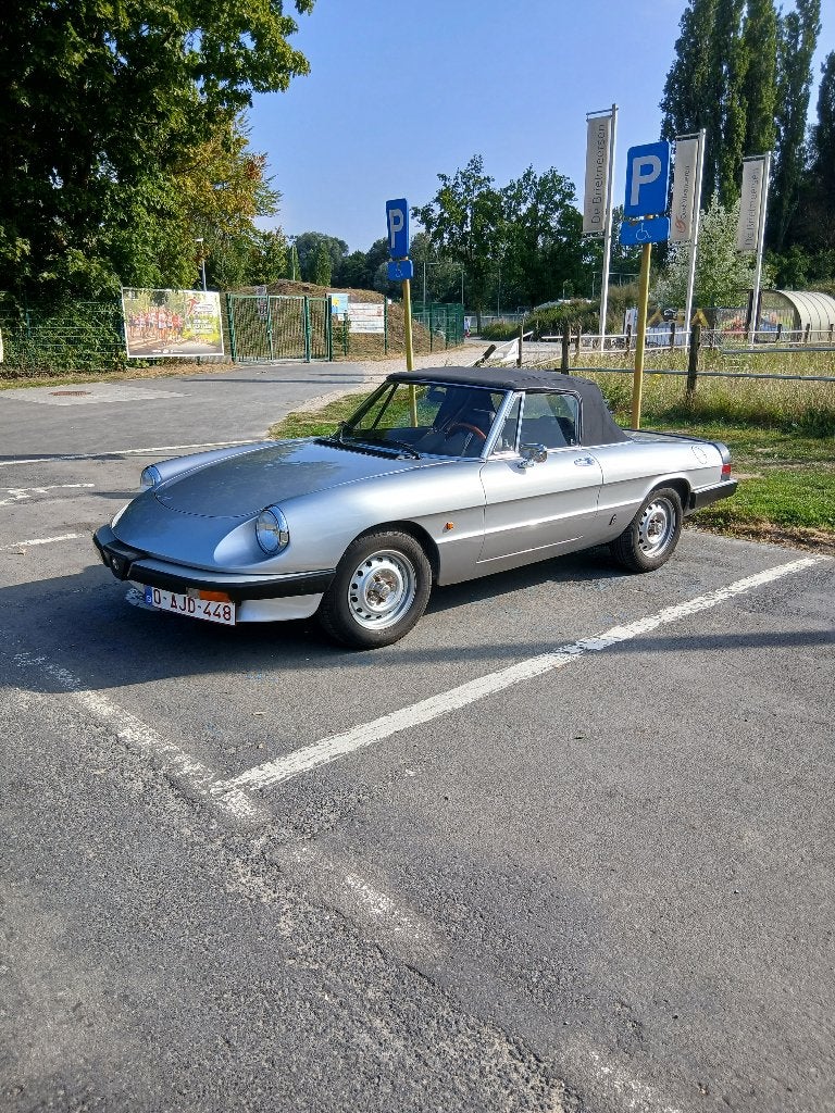 spider  2.0, Autos, Alfa Romeo, 94 kW, Argent ou Gris, Achat, Boîte manuelle