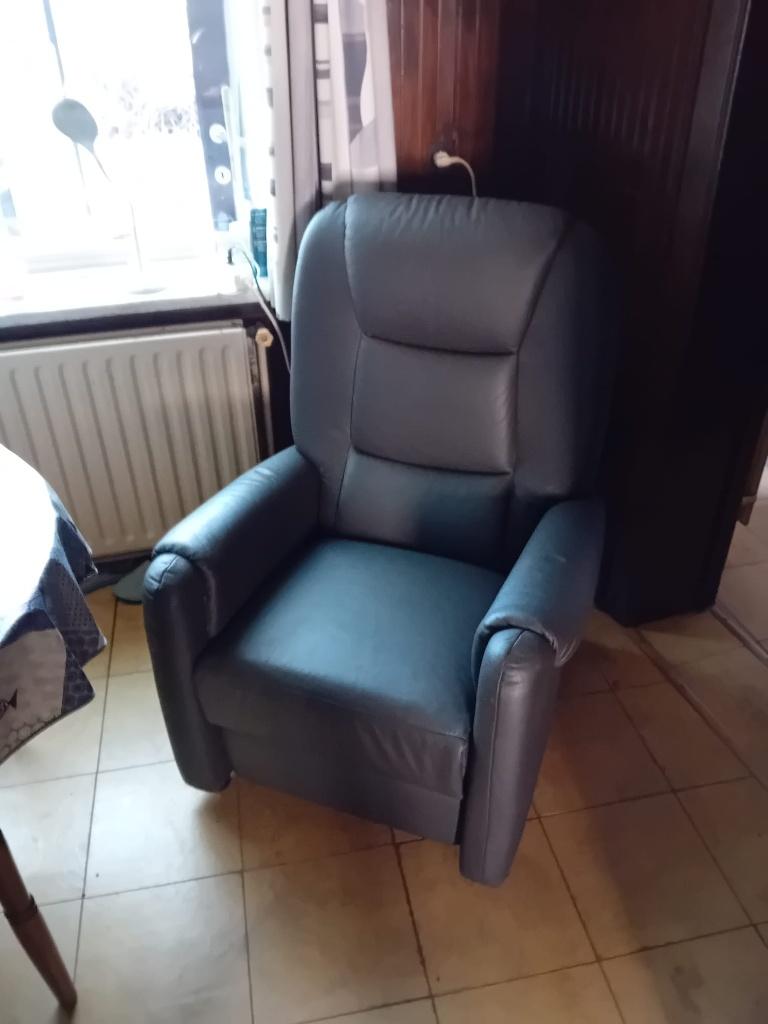 Elektrische Relaxzetel, Huis en Inrichting, Ophalen, 100 tot 125 cm, Leer, Zo goed als nieuw