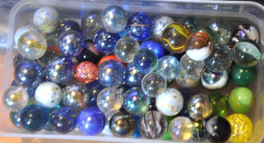 lot de 74 billes de verre tres colorée, Enlèvement ou Envoi, Utilisé