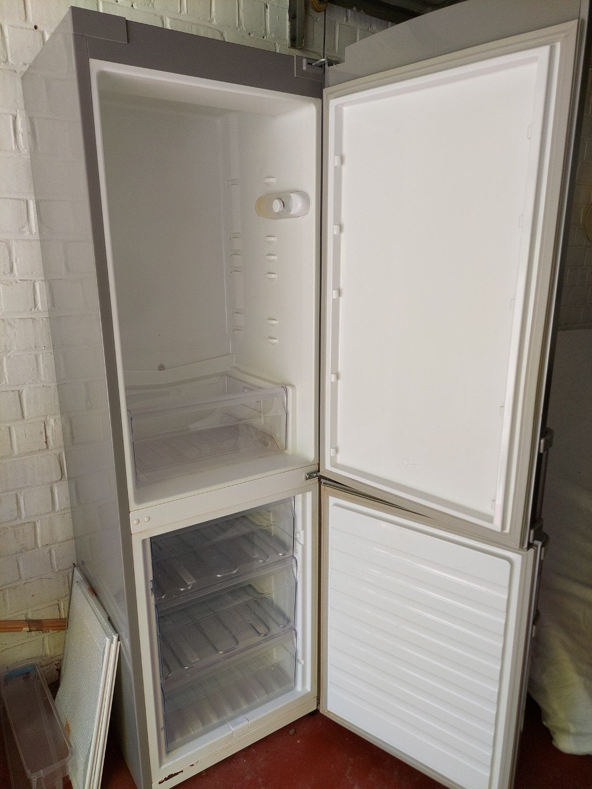 Frigo avec Freezer Whirlpool gris avec quelques griffes, Electroménager, Enlèvement