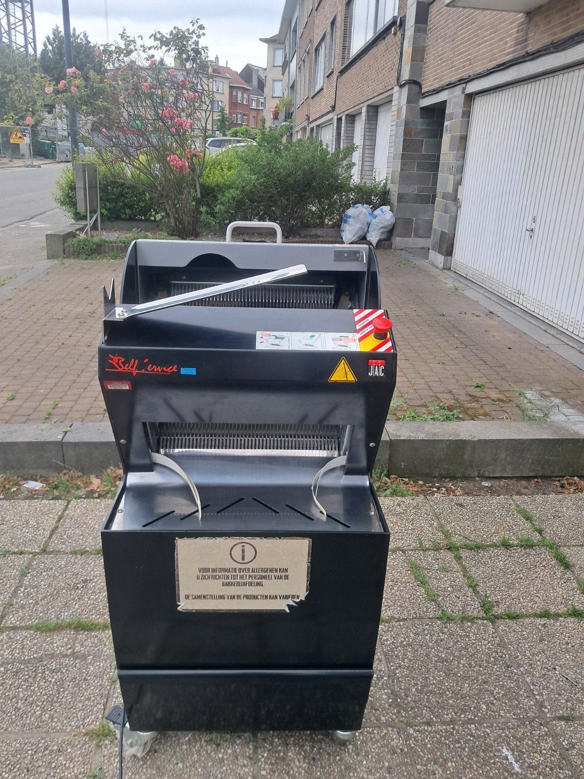 Trancheuse a pain, Enlèvement