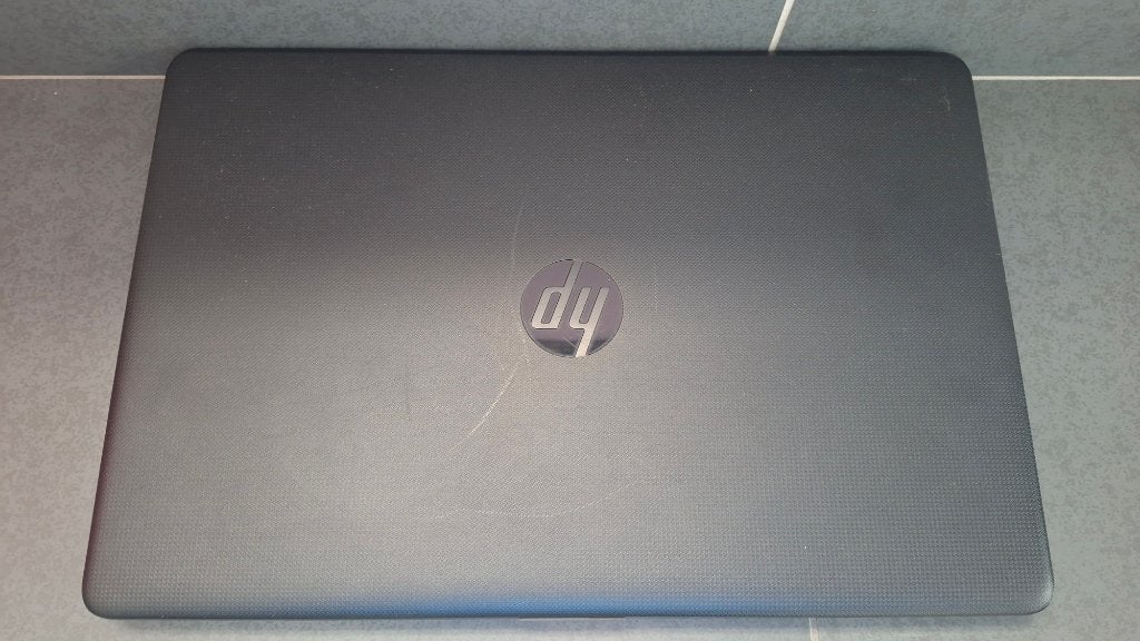 HP 15-bs003nb met Linux Mint, 2 tot 3 Ghz, 15 inch, 8 GB, Zo goed als nieuw