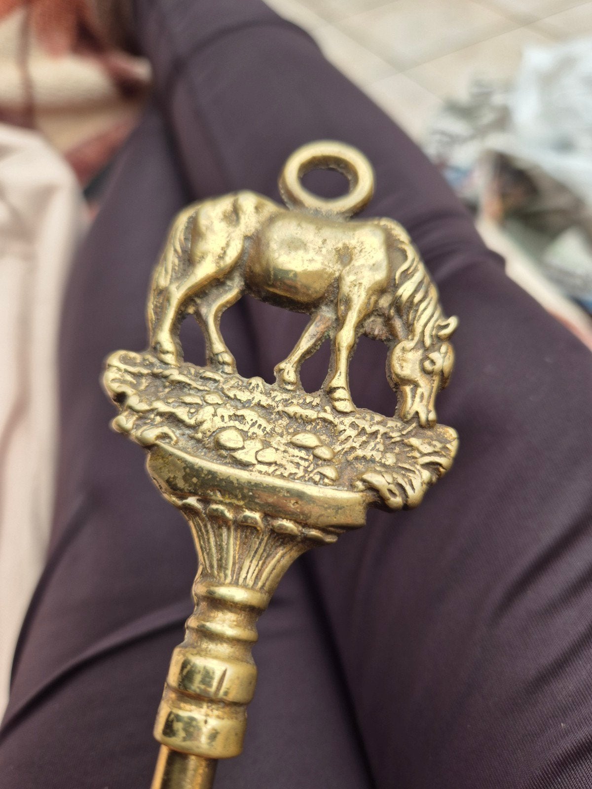 Antieke stevige koperen kachel vork met paard, Collections, Collections Autre, Enlèvement ou Envoi