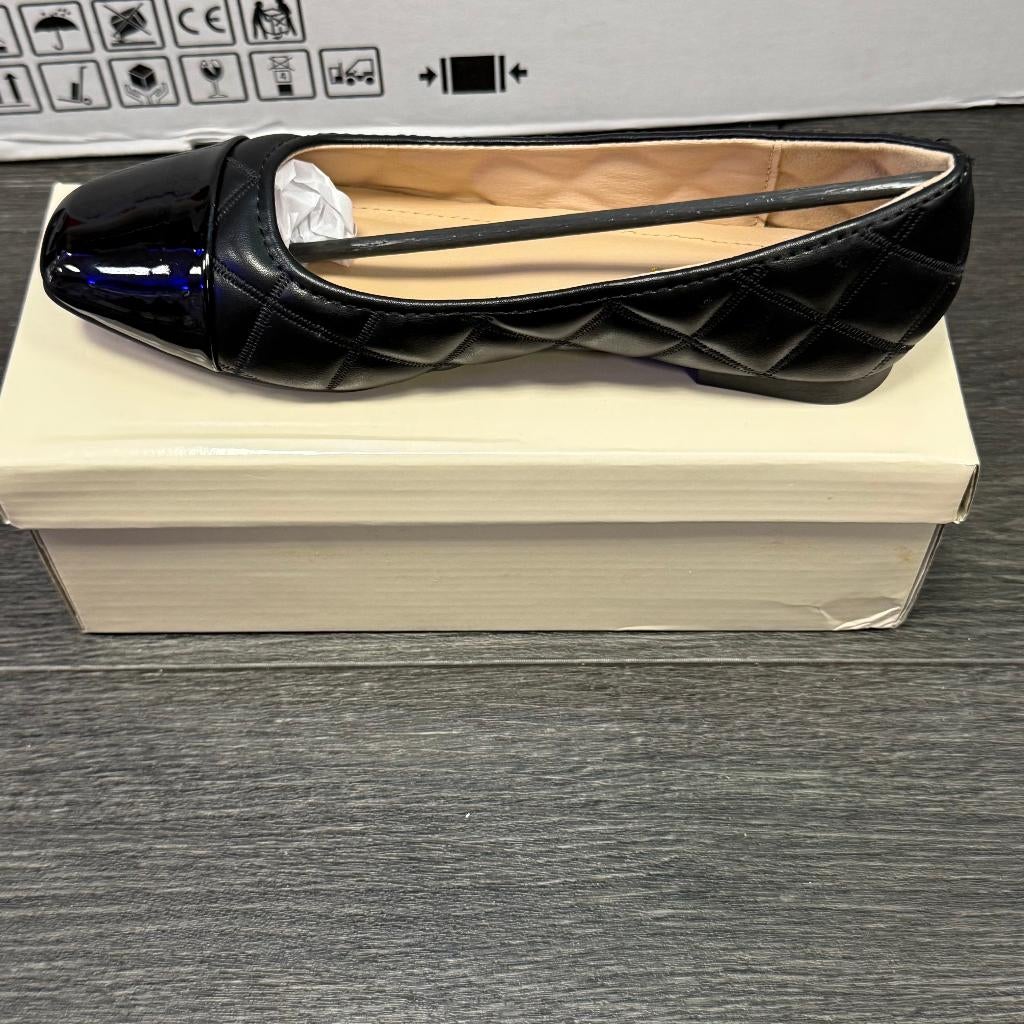 Parijse Chic: Loveshoes Paris – Zwart & Elegant!, Kleding | Dames, Schoenen, Nieuw, Instappers, Zwart, Ophalen of Verzenden