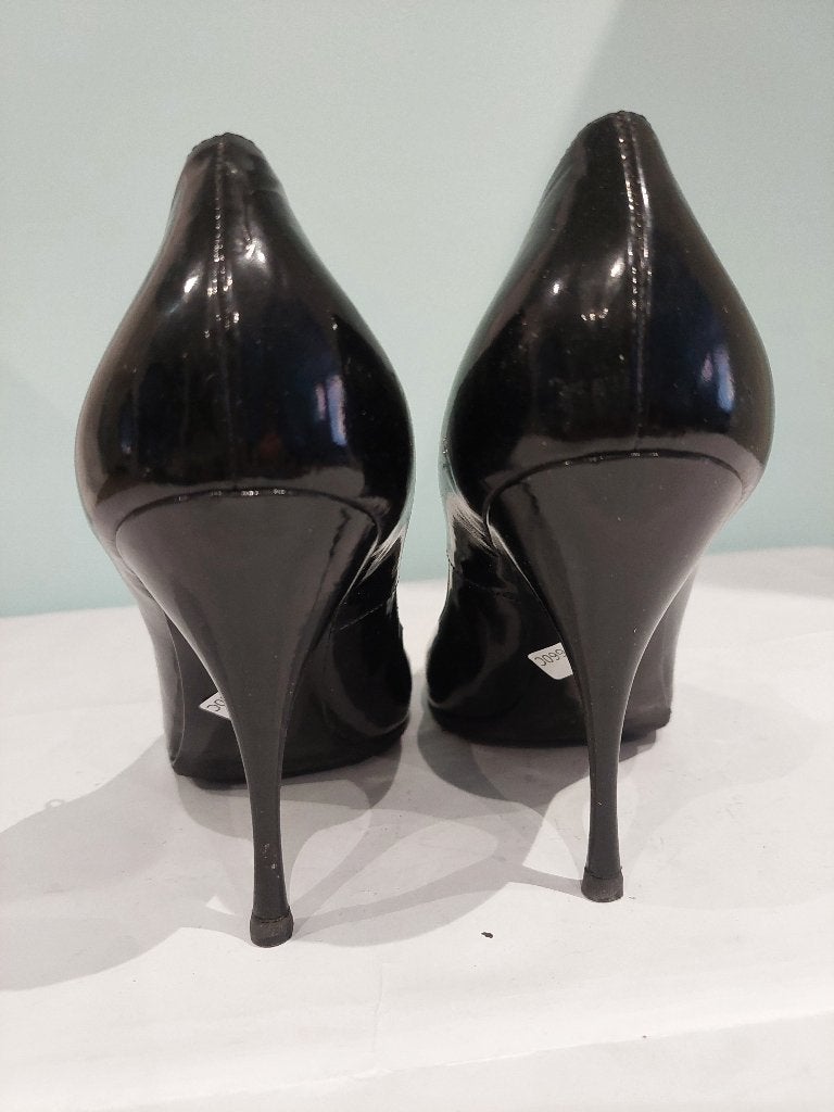 660C* Casadei - vintage zwarte pumps van lakleer (40), Kleding | Dames, Pumps, Verzenden, Zwart, Gedragen