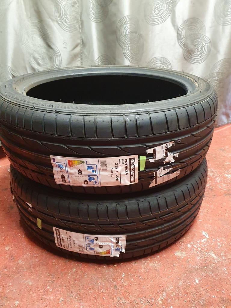 2 NIEUWE 215/45/20 95W Bridgestone sterrenbanden, Ophalen, Nieuw