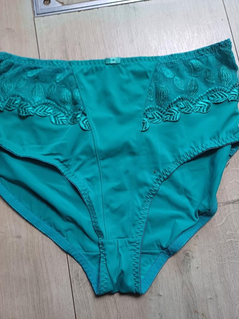 Slip Confidence Lingrrie Mt  50/52, Kleding | Dames, Confidence Lingerie, Ophalen of Verzenden, Zo goed als nieuw, Lingerie of Zwemkleding