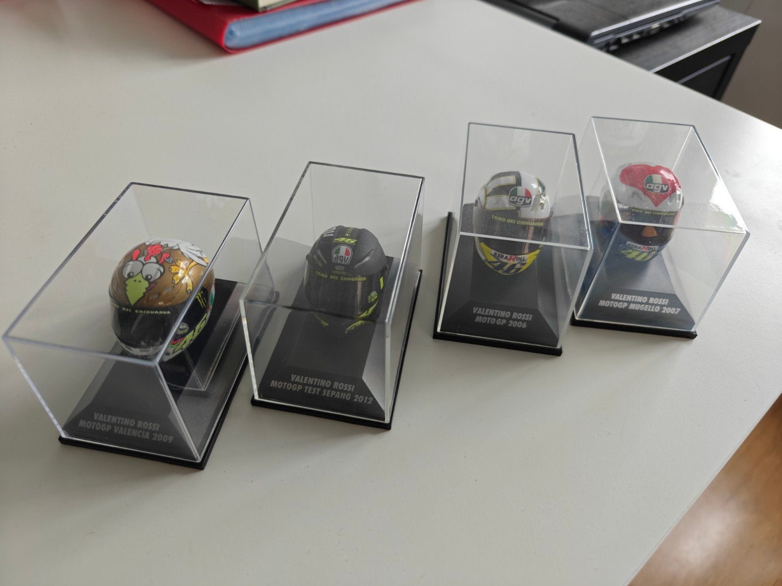 Minichamps - Valentino Rossi helmpjes 1/8, Verzamelen, Ophalen, Zo goed als nieuw