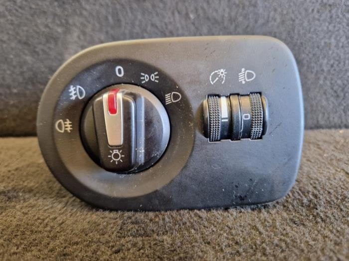 Commutateur lumière d'un Seat Leon, -, 3 mois de garantie, Utilisé, -