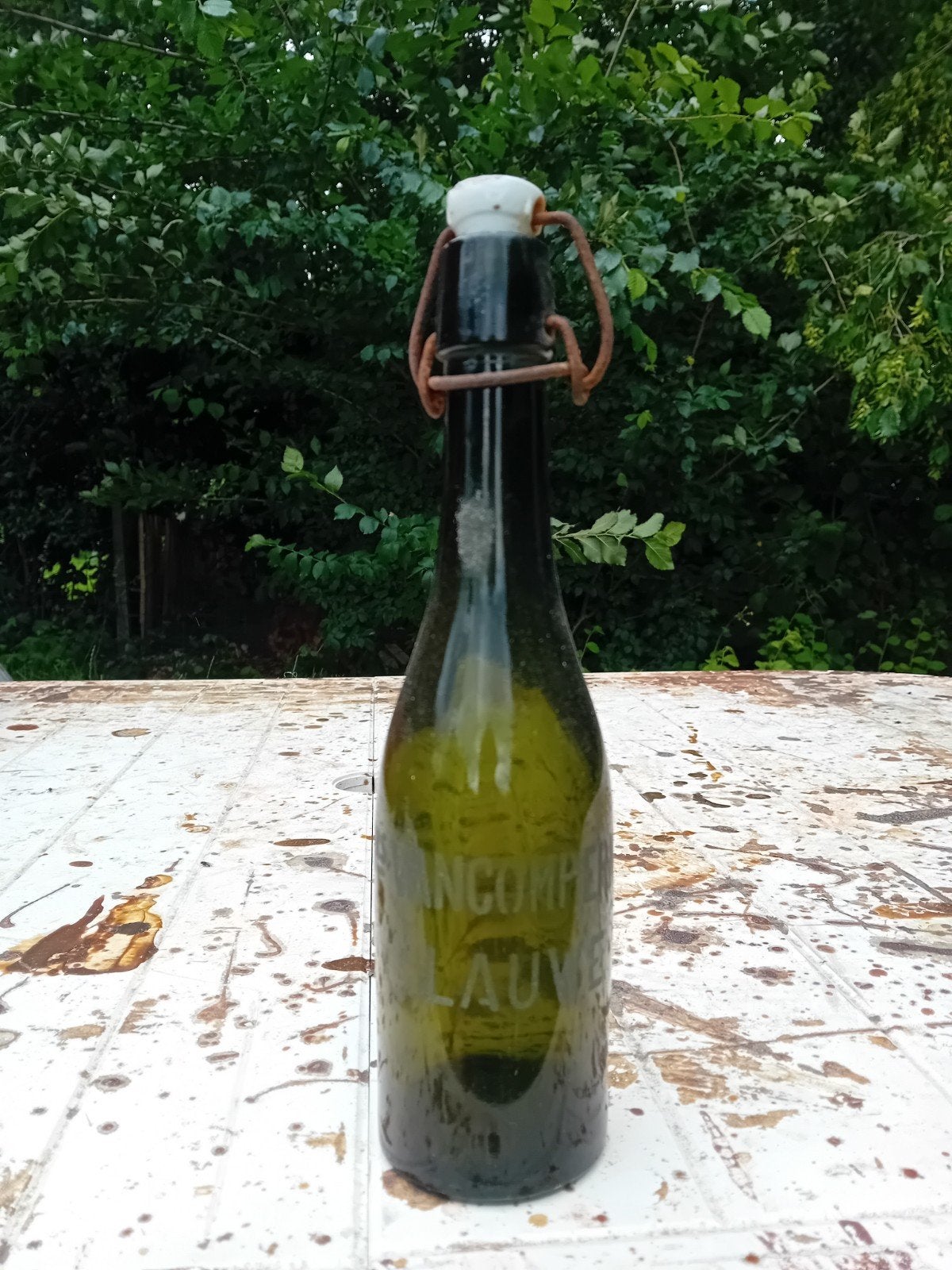 Oude vintage bierfles gebroeders Vancompernollen Lauwe, Verzamelen, Biermerken, Ophalen of Verzenden