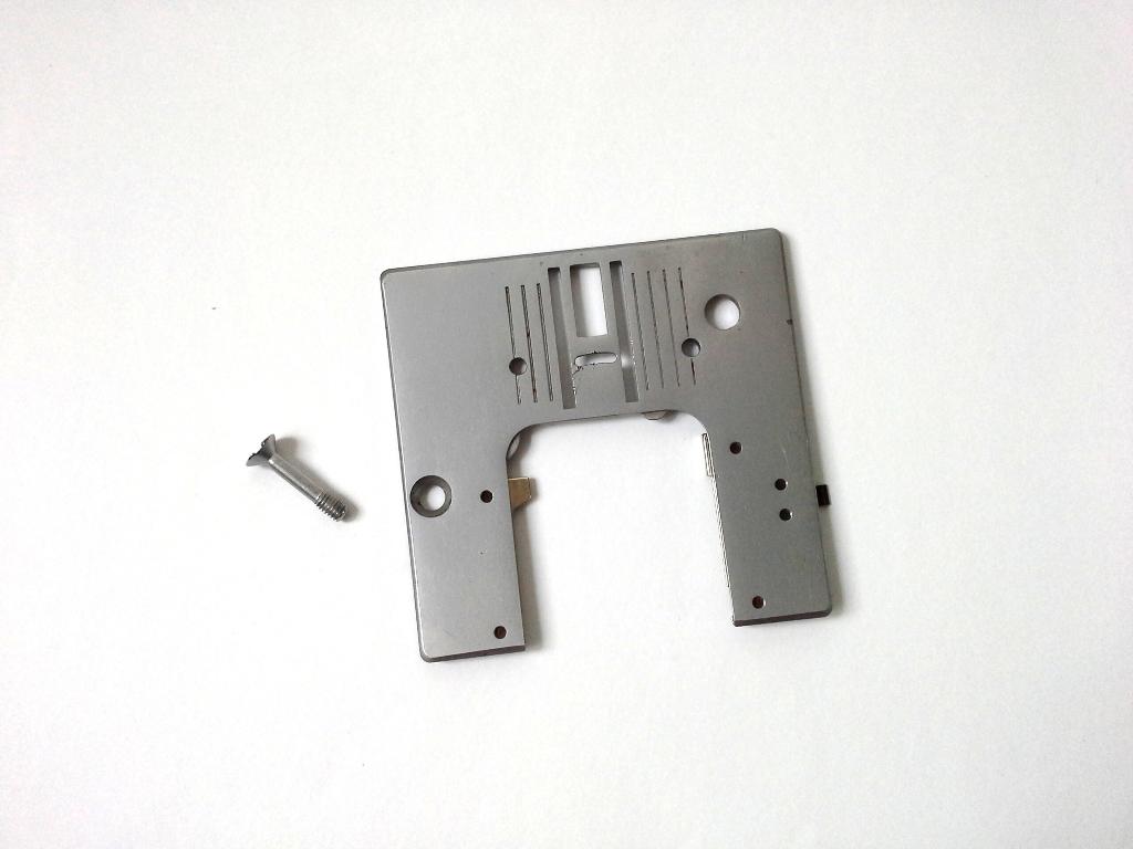 Plaque d'aiguille en métal pour machine à coudre Singer 6416, Enlèvement, Utilisé, Accessoires, Singer