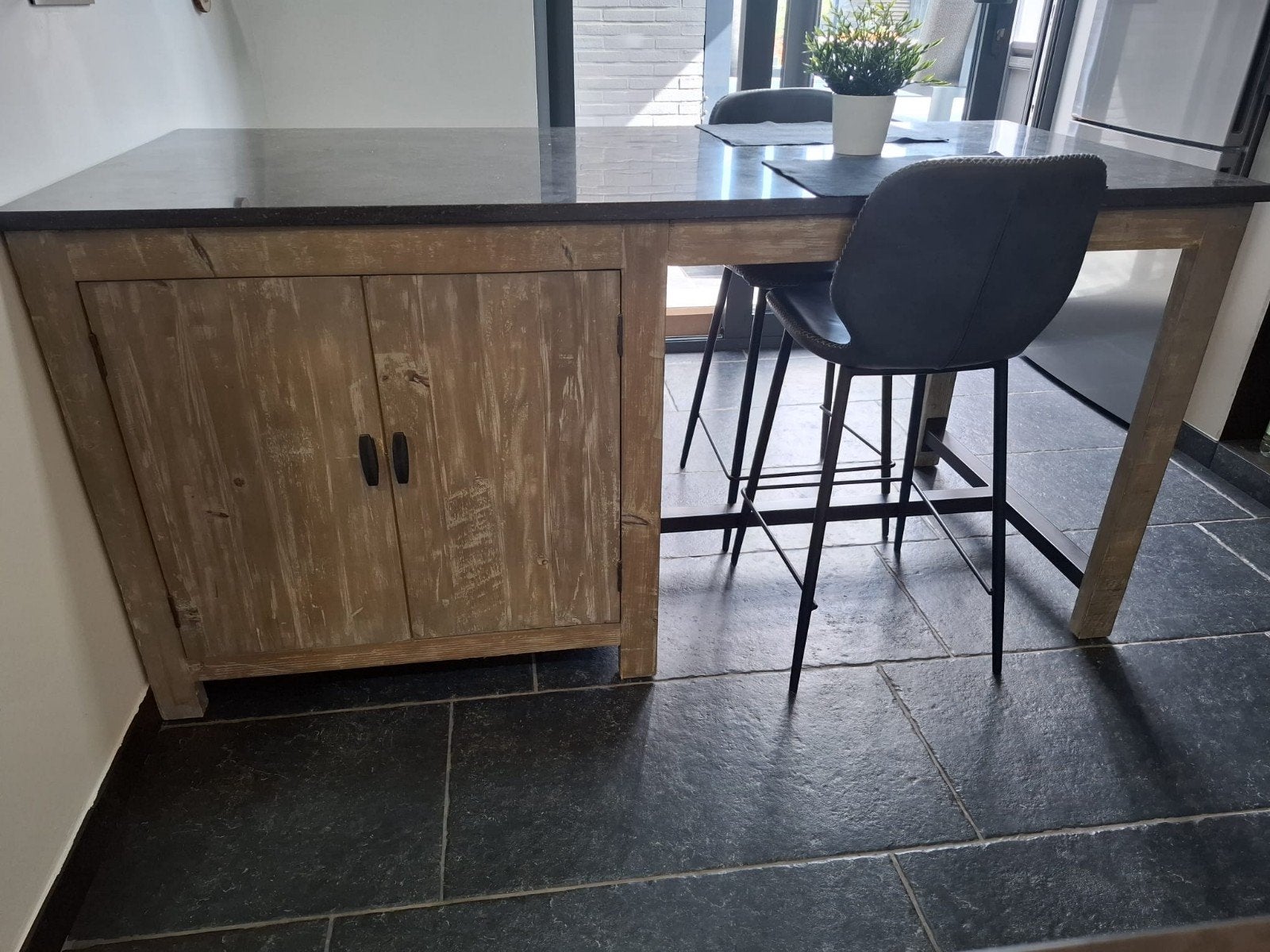 keukeneiland met zitgedeelte en 2 barkrukken, Enlèvement, Comme neuf