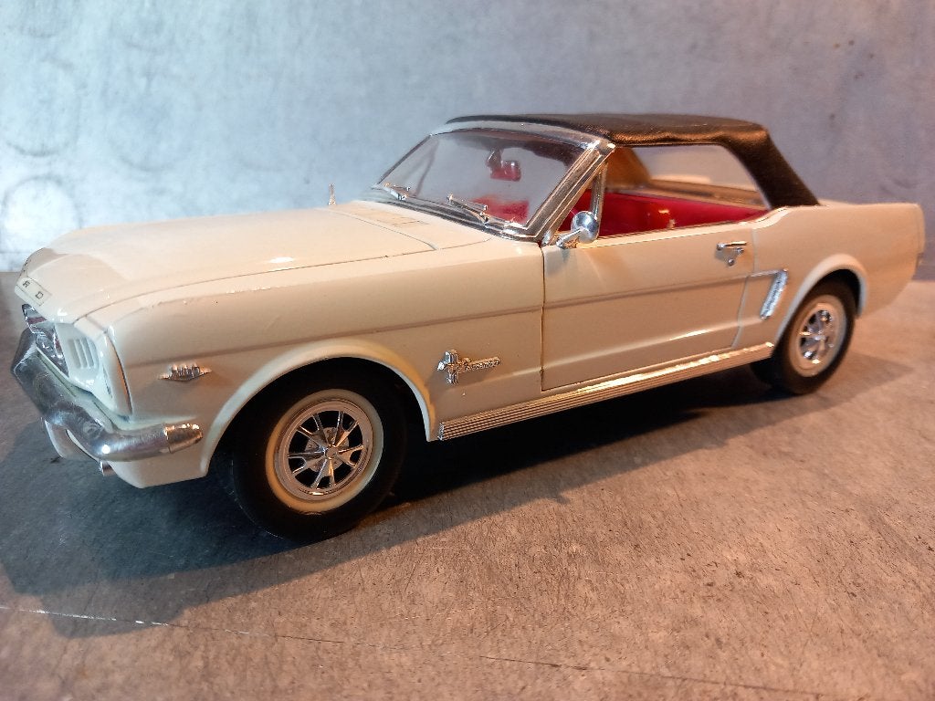 Ford Mustang Mira 1-18 uit 1965, Ophalen of Verzenden, Zo goed als nieuw, Auto, Overige merken