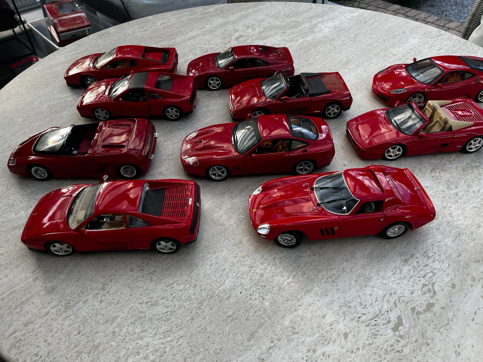 Ferrari’s, Hobby en Vrije tijd, Ophalen, Zo goed als nieuw
