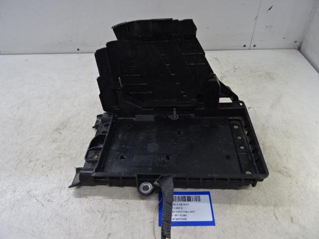 ACCUHOUDER Mercedes-Benz A (177.0) (01-2018/12-2026), Gebruikt, Mercedes-Benz, Mevr. I. Hauben, Rue de l'Espoir 34 34
4030  GRIVEGNÉE, BE