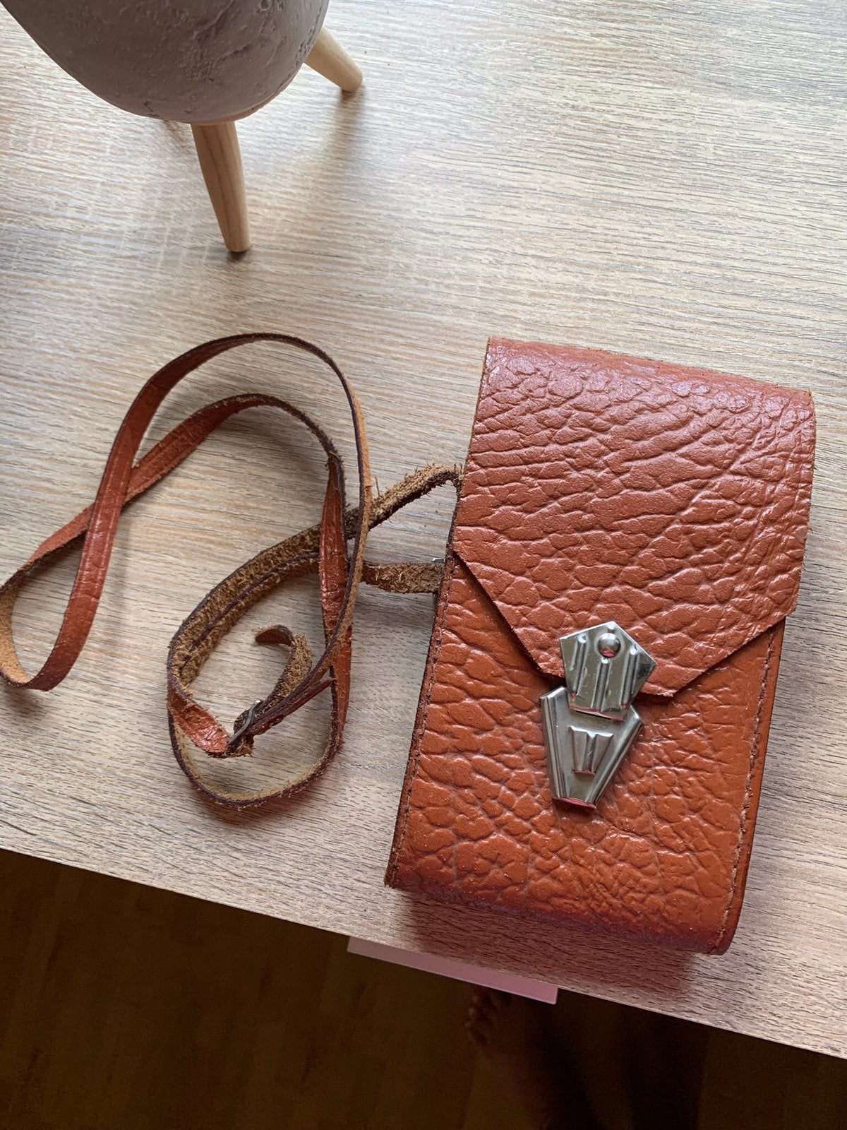 Sac à appareil photo cuir style ArtDéco fermoir géométrique, Enlèvement ou Envoi