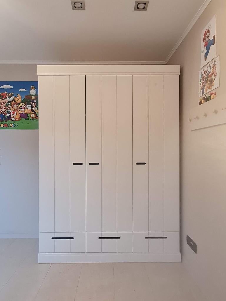Witte 3-deurs kleerkast Woood, Huis en Inrichting, Kasten | Kleerkasten, Ophalen, Zo goed als nieuw, Met deur(en)