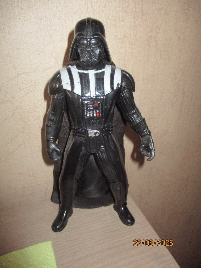 Darth Vader 23cm, Ophalen of Verzenden, Zo goed als nieuw, Actiefiguurtje