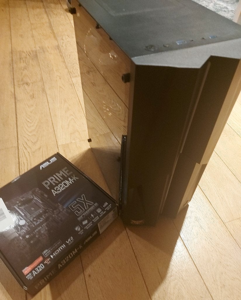 PC avec AMD Ryzen 3, Radeon RX5500 4Go, 8Go RAM, 512Go SSD, Informatique & Logiciels, 8 GB, 512 GB, Utilisé, Gaming