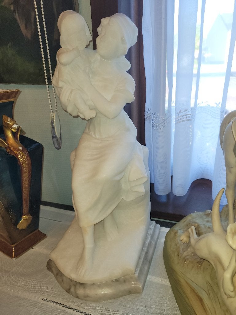 marmeren beeldje moeder met kind, Antiek en Kunst, Ophalen, Handgemaakt, 20 - 50 cm, Wit