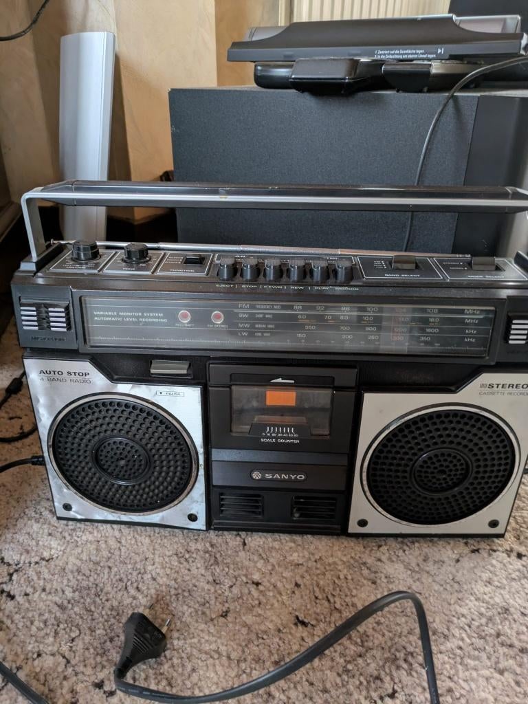 Retro radio/cassettespeler Sanyo, Audio, Tv en Foto, Radio's, Ophalen, Gebruikt, Radio