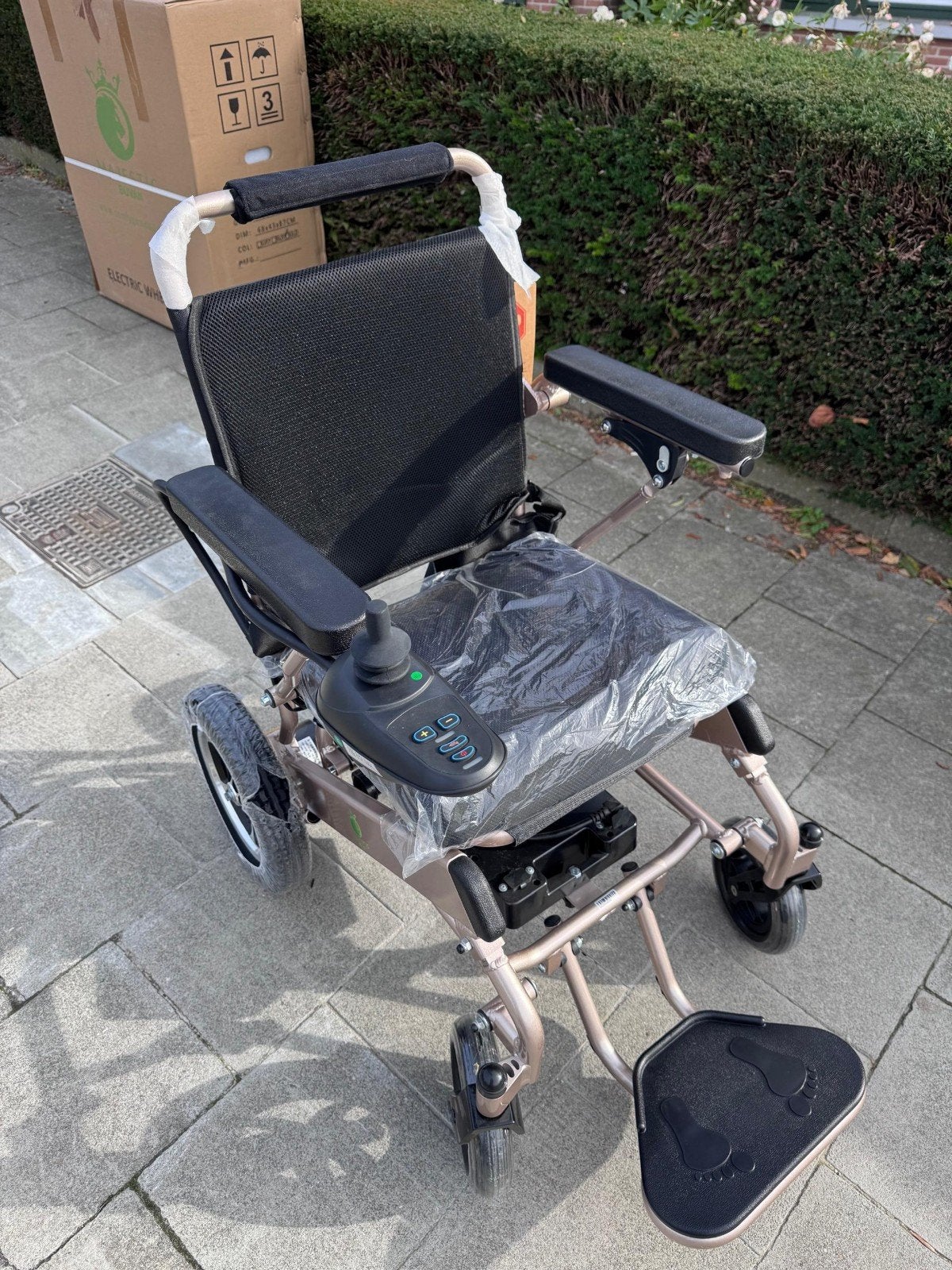 Nouveau fauteuil roulant pliable pliable pour handicapés éle, Divers, Enlèvement ou Envoi, Pliant, Neuf, Fauteuil roulant électrique