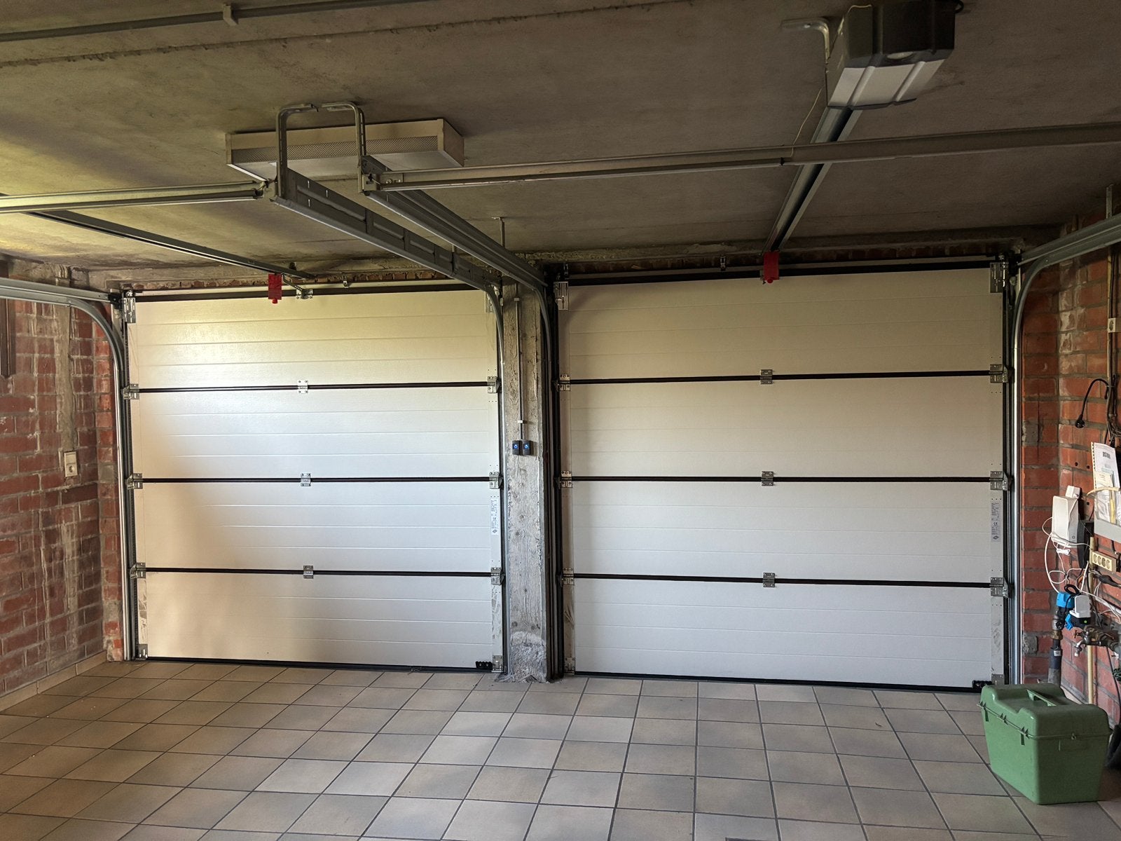 portes garage électriques sectionnelles complètes avec rails, Enlèvement, Utilisé