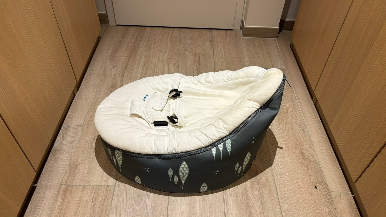 Pouf bebe, Ophalen, Zo goed als nieuw, Ovaal, Stof