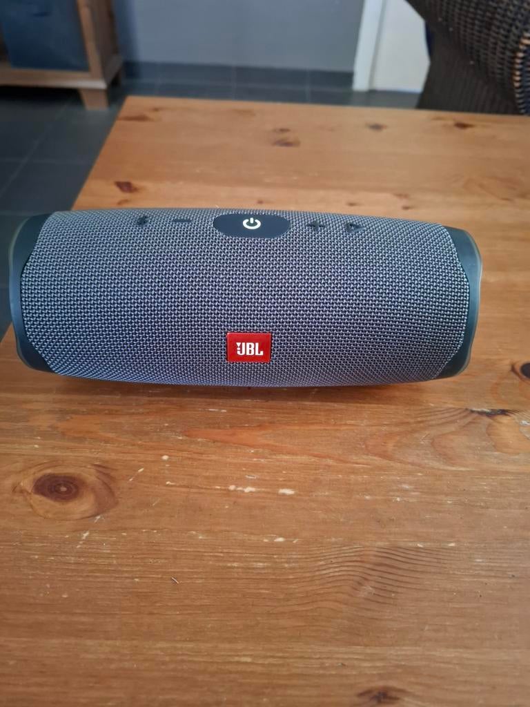 Chargeur de haut-parleur JBL Essential 2 Parfait état, faibl, TV, Hi-fi & Vidéo, Enceintes, Enlèvement, JBL