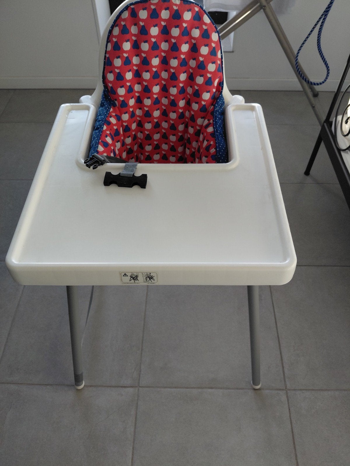 chaise bébé avec coussin, Enfants & Bébés, Enlèvement, Utilisé