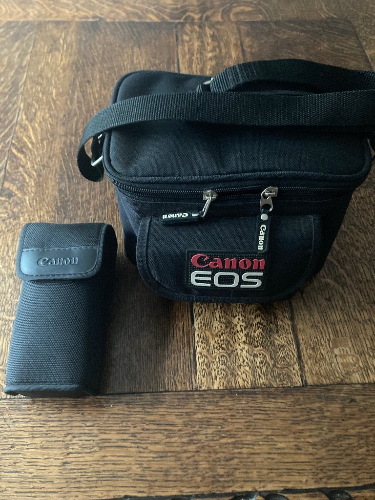 Canon EOS 500D camera met extra lenzen en aparte flitser, Enlèvement ou Envoi, Canon, Chargeur, Utilisé