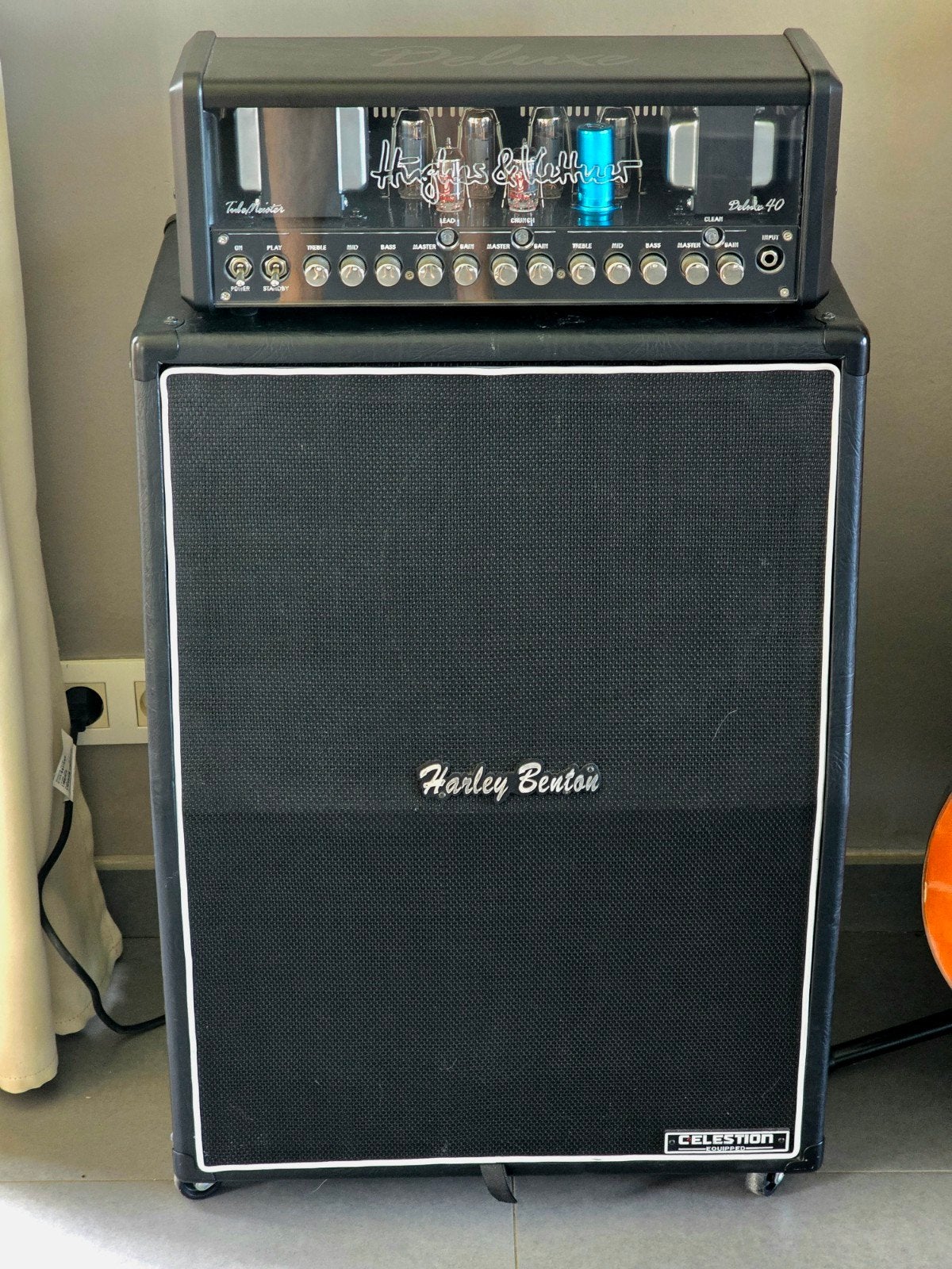 Hugues & Kettner Deluxe 40 + cab 2x12 + pedaal, Muziek en Instrumenten, Versterkers | Bas en Gitaar, Ophalen, Minder dan 50 watt