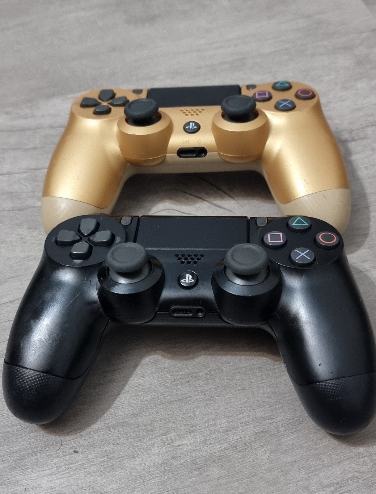 2x Originele PS4 Controllers (Zwart & Goud) - In perfecte st, Ophalen, PlayStation 4