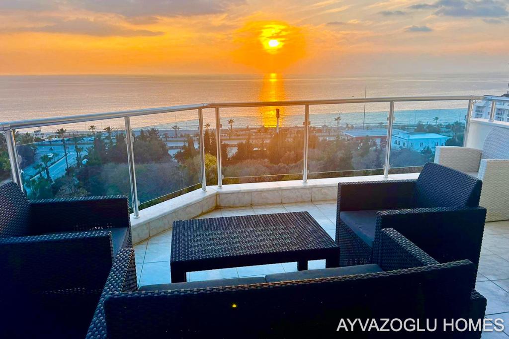 50 meter van de zee — Ruim 2+1 appartement, 120 m², 3 kamers, Turkije, Stad